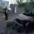 Un automóvil destruido en una zona residencial de Kiev tras otro ataque ruso contra civiles en Ucrania.