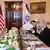Fotoğrafta Beyaz Saray'da yemek yiyen ABD Başkanı Trump, İsrail Başbakanı Netanyahu ve beraberindeki yetkililer görülüyor.