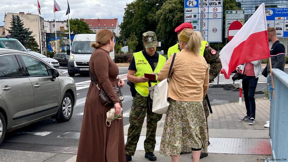 Poljska granična policija kontroliše dve Čečenke koje su htele u kupovinu u Poljskoj - kasnije su vraćene u Nemačku