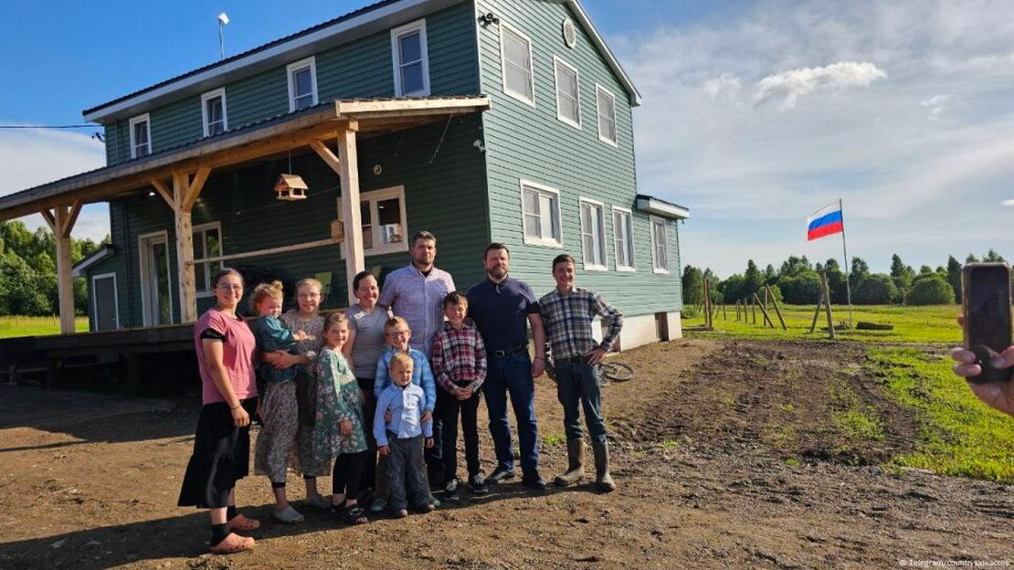 Un político ruso visita a la familia canadiense Feenstra. Un político ruso visita a la familia canadiense Feenstra.