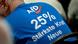 Plecy mężczyzny ubranego w niebieską koszulkę z napisem" AfD 25 % najmocniejsza siła" Plecy mężczyzny ubranego w niebieską koszulkę z napisem" AfD 25 % najmocniejsza siła"