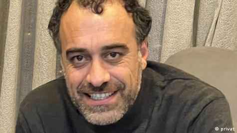 عدنان حسن‌پور: زندانی سابق سیاسی و فعال حقوق بشر