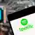 China 2023 | Spotify-Logo auf Smartphone mit KI-Chip im Hintergrund