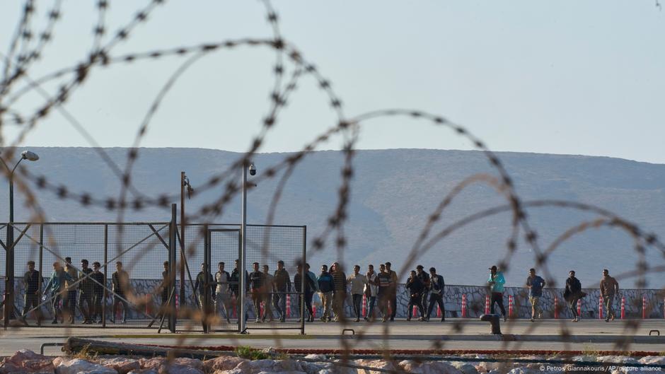 Migranti u grčkoj luci