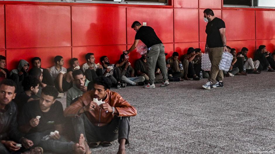 Migranti, hrana i piće - ali tromesečna blokada prava na podnošenje azila