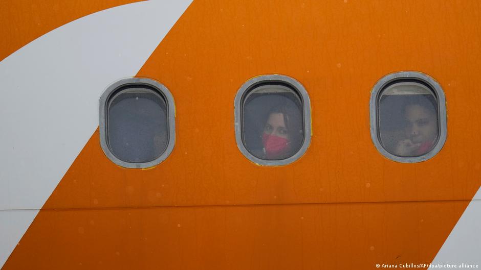 Petro desafía a Trump y ordena reabrir vuelos a Venezuela desde Colombia