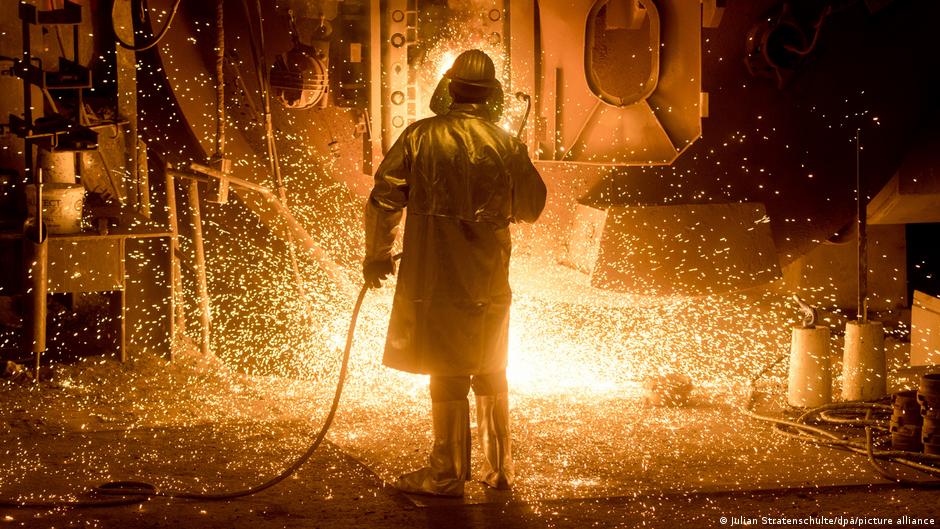 Німецькі промисловці застерігають щодо загроз масових звільнень