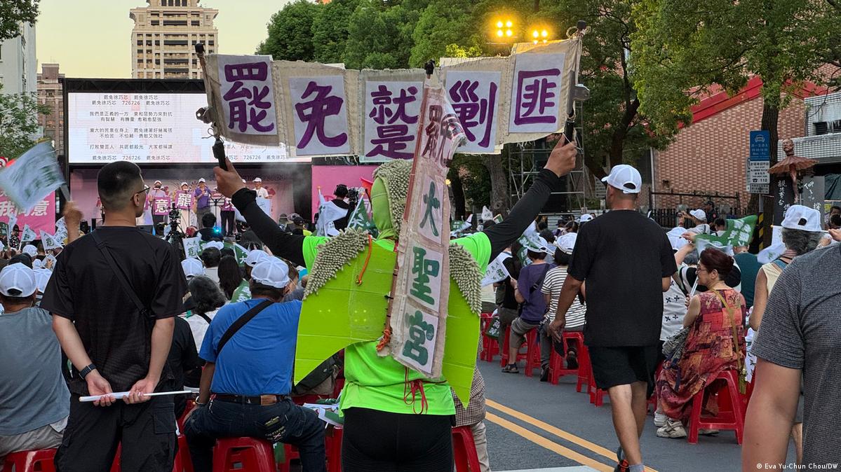 “反共护台”能说服选民吗?解析台湾“大罢免”浪潮