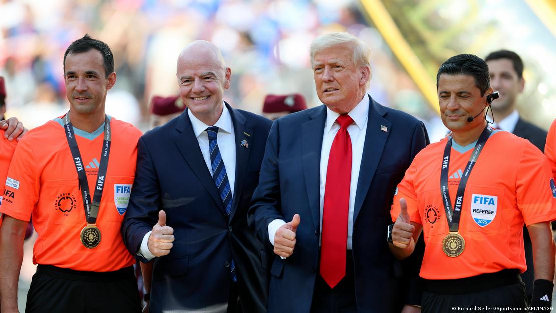 SHBA | Donald Trump Gianni Infantino gjatë një ndeshje me referët 