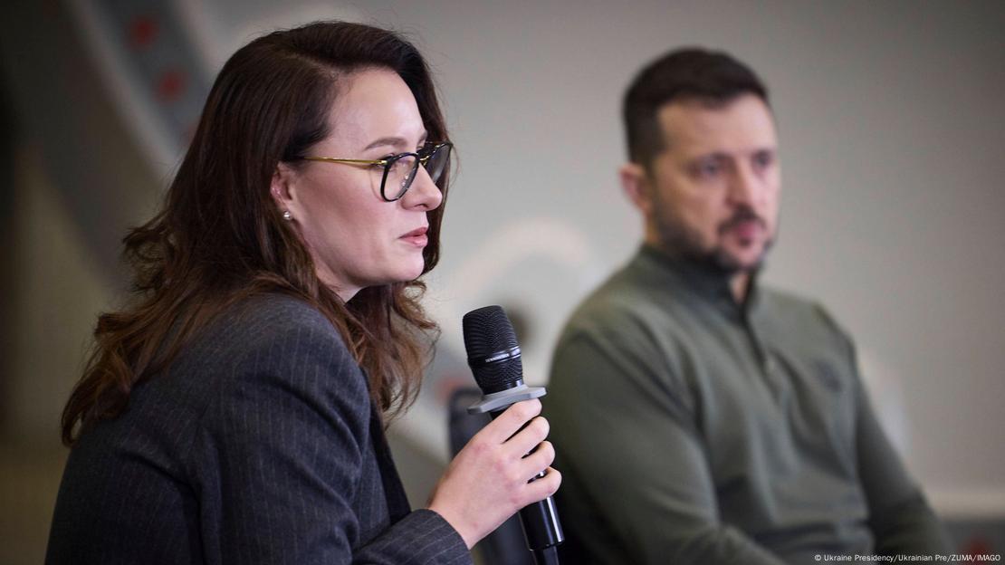 Presidenti Zelensky dhe Yulia Svyrydenko duke folur në Forumin për Ukrainën