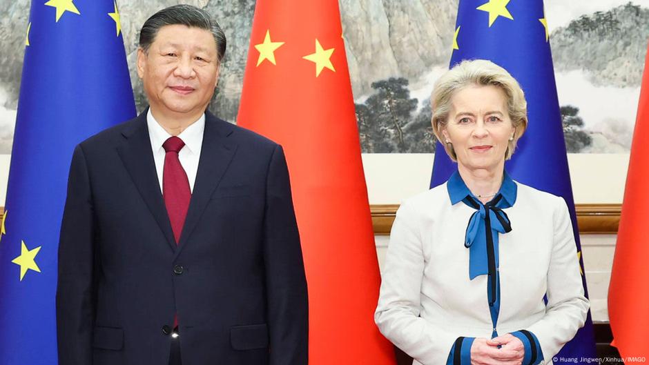 Si Đinping i Ursula fon der Lajen na sastanku u Pekingu 2023. godine