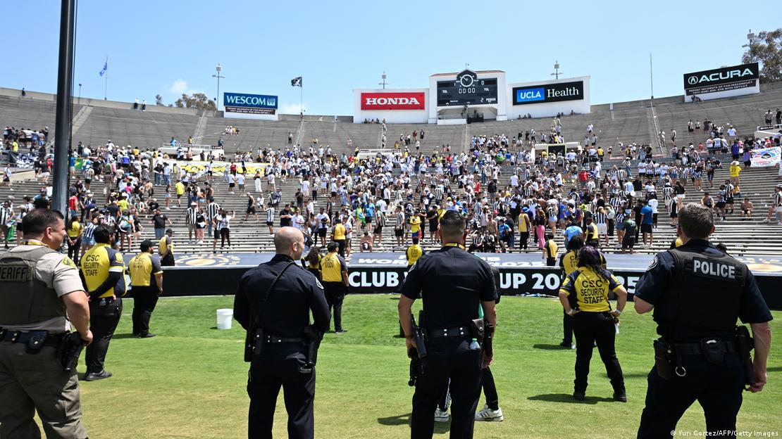 FIFA Klub-WM 2025 | Gruppe B | Atletico Madrid vs. Botafogo | Polizei und Sicherheitskräfte FIFA Klub-WM 2025 | Gruppe B | Atletico Madrid vs. Botafogo | Polizei und Sicherheitskräfte