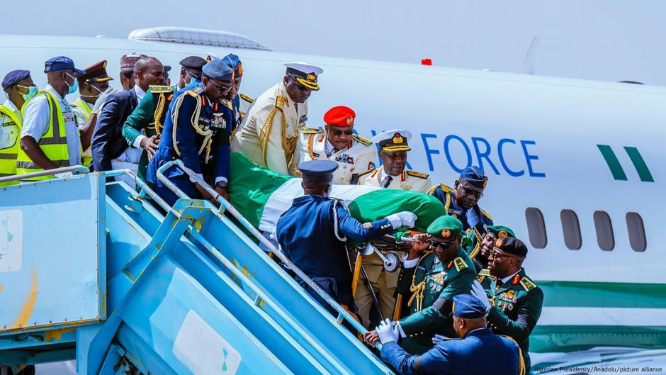 Muhammadu Buhari: Nigeria's ex-leader buried in his hometown – DW – 07/16/2025