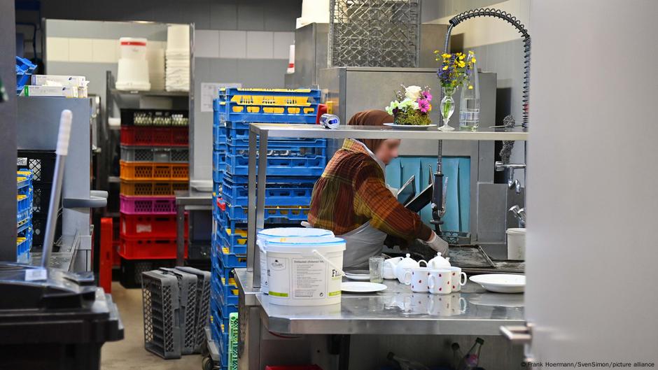 Sadašnji minimalac bi trebalo da bude povećan s 12,82 na 14,60 evra po satu