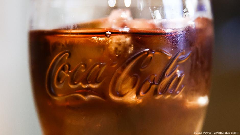 Coca-Cola cambiará endulzante en EE.UU., según Trump – DW – 17/07/2025
