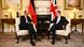 Bundeskanzler Friedrich Merz und Premierminister Keir Starmer sitzen jeweils in Sesseln und sprechen Bundeskanzler Friedrich Merz und Premierminister Keir Starmer sitzen jeweils in Sesseln und sprechen