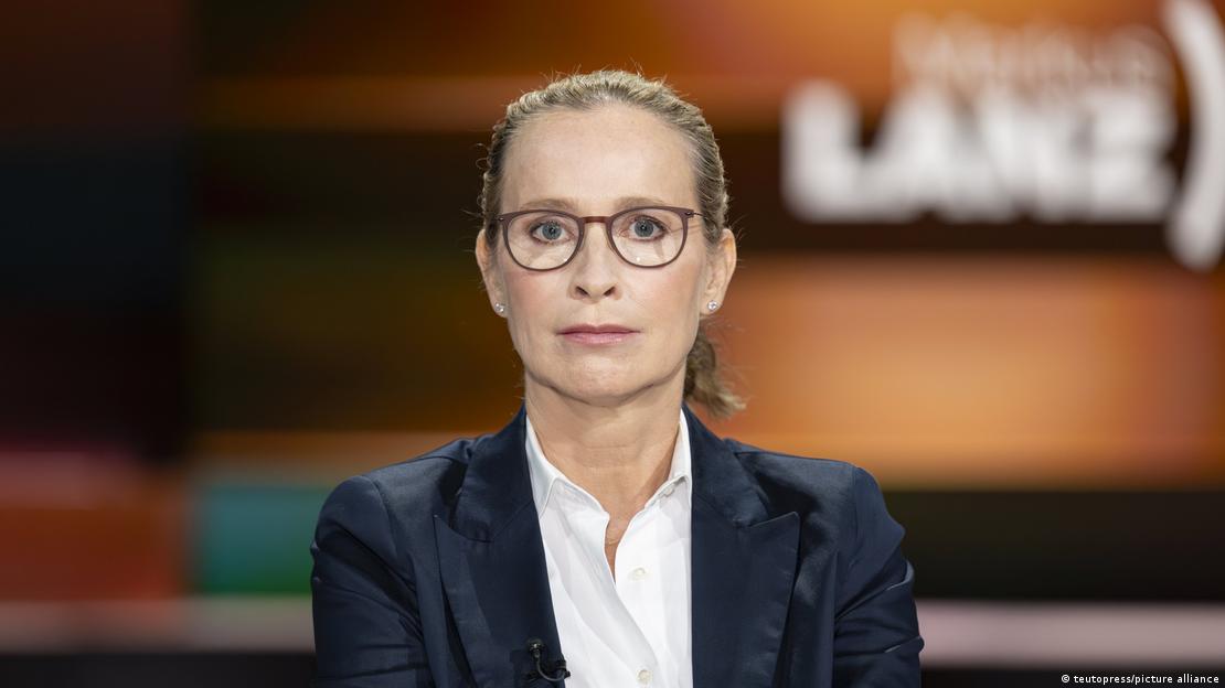 La Frauke Brosius-Gersdorf, con el fondo del logo del programa de televisión de Markus Lanz, en el canal ZDF. La Frauke Brosius-Gersdorf, con el fondo del logo del programa de televisión de Markus Lanz, en el canal ZDF.