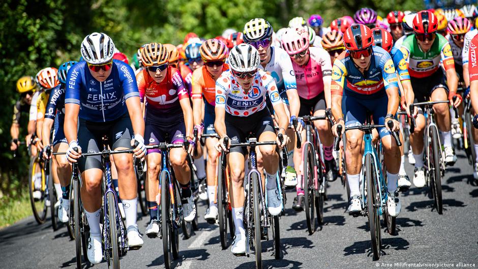 Las 5 claves a saber sobre el Tour de France femenino – DW – 24/07/2025