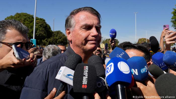 Proibido pelo STF de ir a embaixadas, Bolsonaro já se abrigou na da Hungria