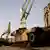 Tanques Abrams donados por Australia son embarcados para ser enviados a territorio ucraniano.