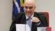 El juez Alexandre de Moraes con toga, hablando ante un micrófono.
