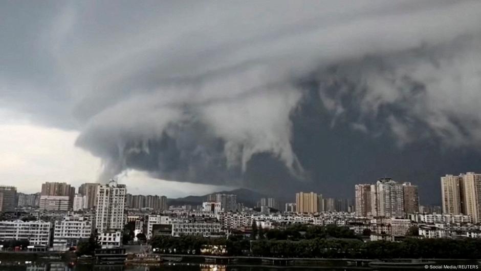 Pekín evacua a miles de personas por lluvias torrenciales – DW – 27/07/2025