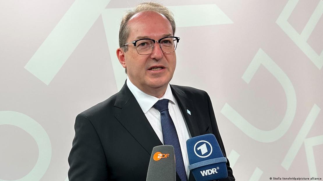 Ministri i Brendshëm gjerman Alexander Dobrindt duke folur nëkonferencë shtypi 