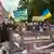 Критики российской оперной певицы Анны Нетребко на протесте в Берлине