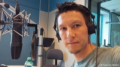 Deutschland | Takuma Melber bei Podcastaufnahme Deutschland | Takuma Melber bei Podcastaufnahme