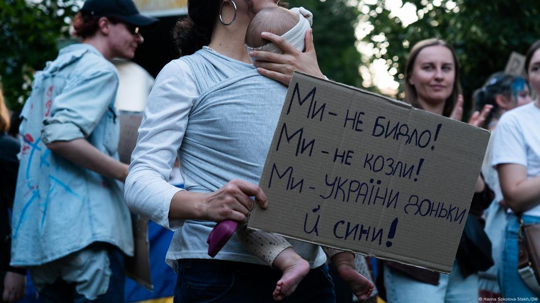 На протест кияни приходили і з немовлятами На протест кияни приходили і з немовлятами