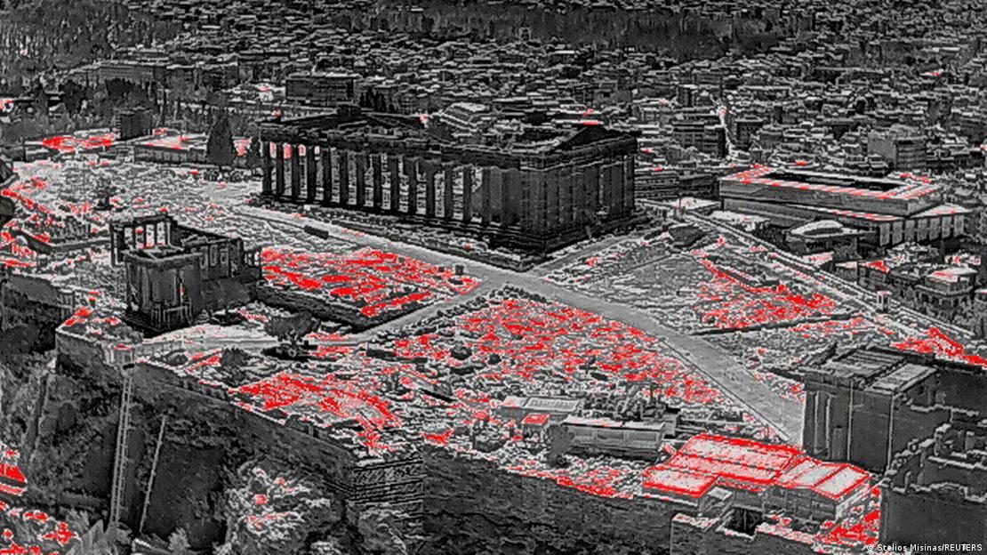 Imagen tomada con un dron con cámara térmica muestra las variaciones de temperatura en los alrededores del Partenón griego sobre la Acrópolis. Imagen tomada con un dron con cámara térmica muestra las variaciones de temperatura en los alrededores del Partenón griego sobre la Acrópolis.