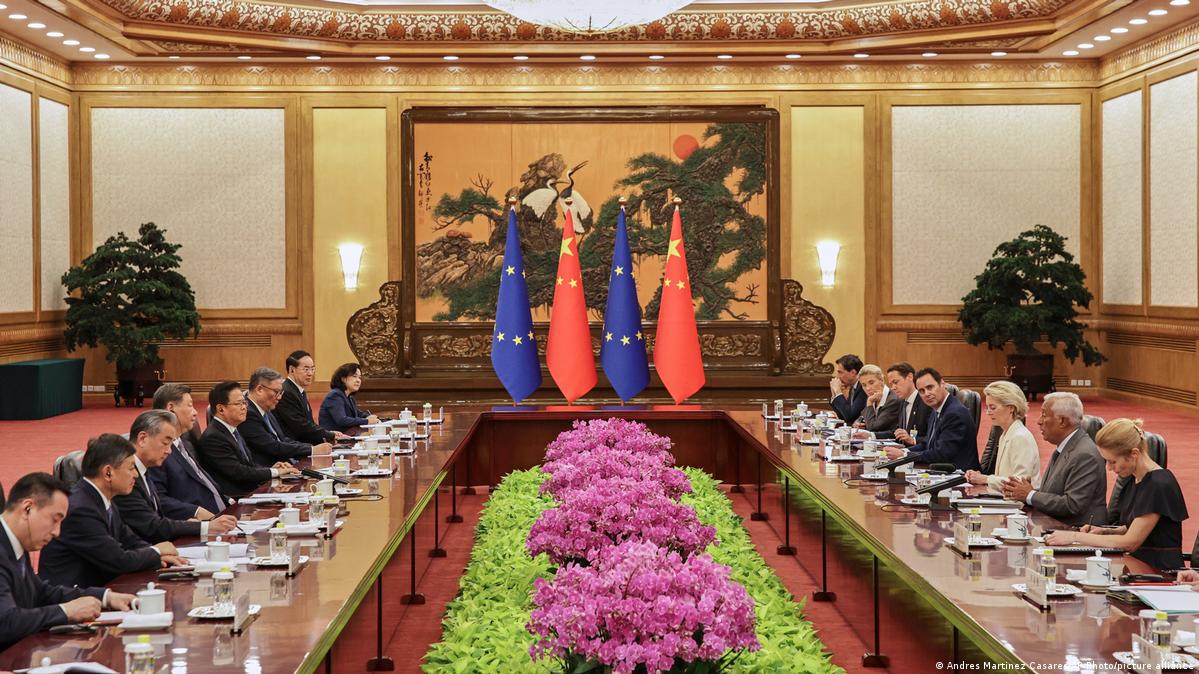 Xi pide a UE reforzar su relación en la "dirección correcta" – DW – 24/07/2025