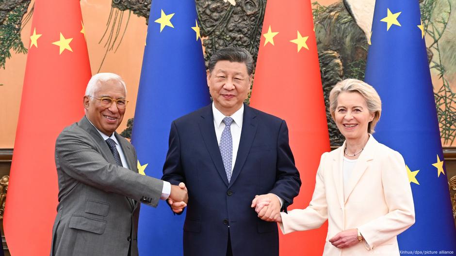 Osmesi, ali kiseli: Antonio Košta, Si Đinping i Ursula fon der Lajen u Pekingu 24. jula 2025.