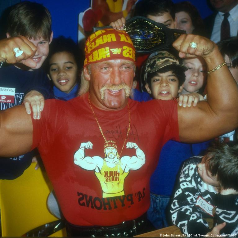 Hulk Hogan: US wrestling legend dies at 71