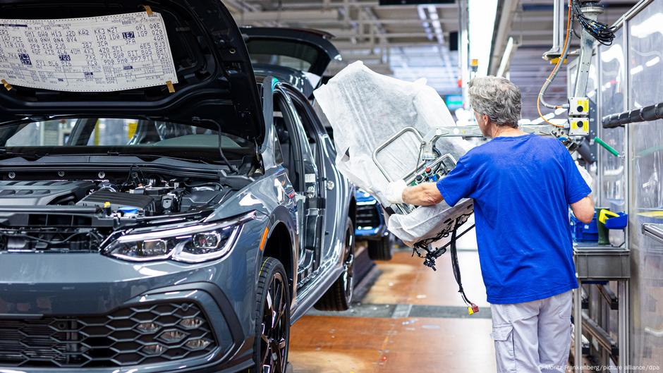 Volkswagen. Dramatyczny spadek zysków po cłach Trumpa