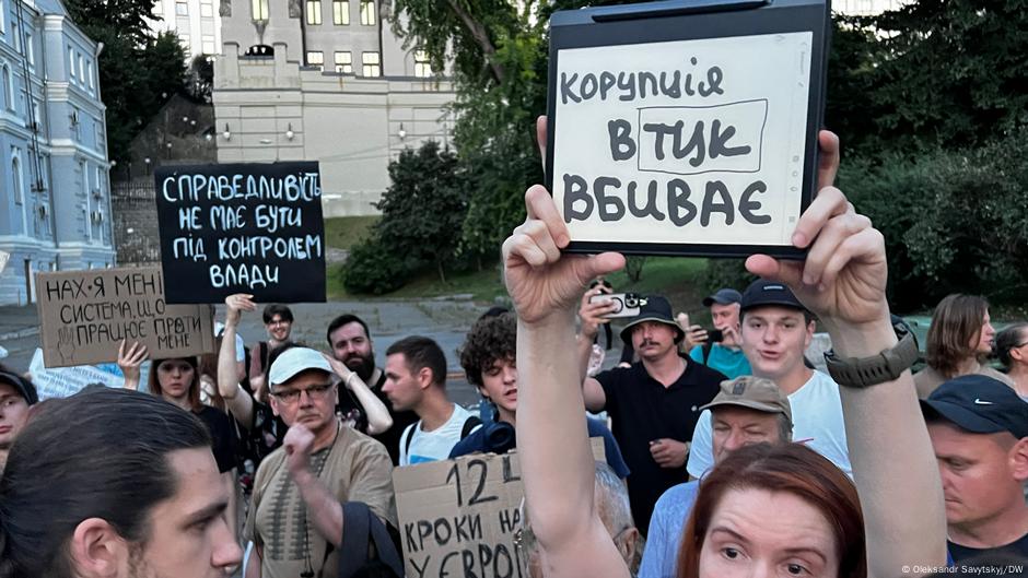 Protesti protiv ograničavanja nezavisnosti agencija za borbu protiv korupcije (Kijev, 23.7.2025.)