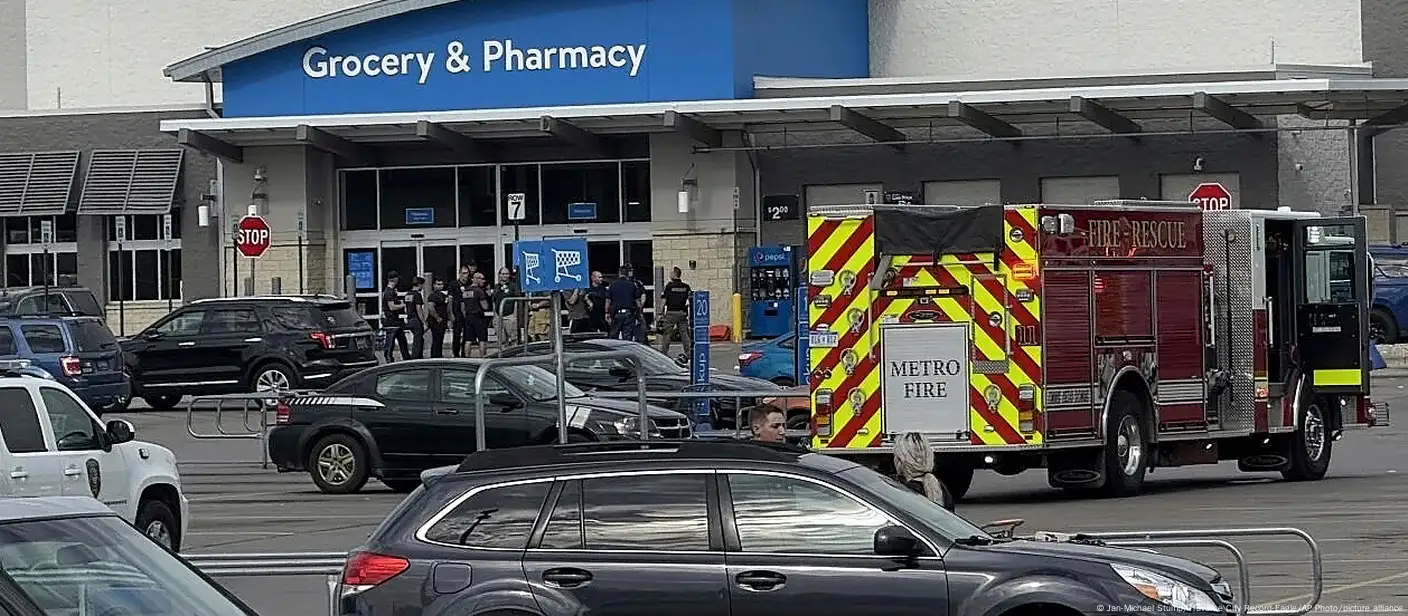 Once heridos en apuñalamiento masivo en Walmart de Michigan - DW -  27/07/2025