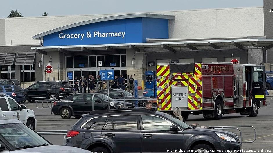 Once heridos en apuñalamiento masivo en Walmart de Michigan – DW – 27/07/2025
