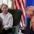 Großbritannien Turnberry 2025 | Gespräche zum Handelsabkommen: Ursula von der Leyen links neben US-Präsident Donald Trump, beide sehen sich an