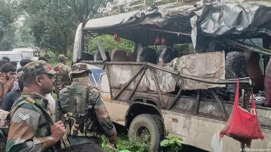 India: Deoghar bus accident leaves many Hindu pilgrims dead