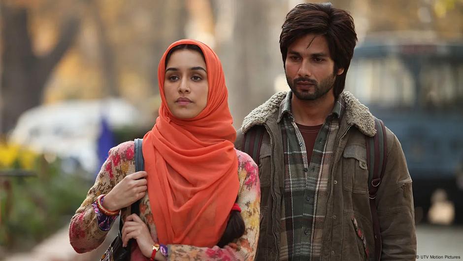 How Bollywood's lens on Kashmir has changed DW 08/09/2025