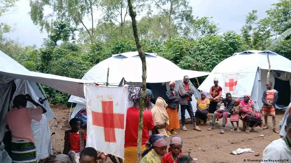 ናዳ ያስከተለው ስጋት ሺህዎችን ከመኖሪያ አካባቢያቸው ማስለቀቁ ናዳ ያስከተለው ስጋት ሺህዎችን ከመኖሪያ አካባቢያቸው ማስለቀቁ