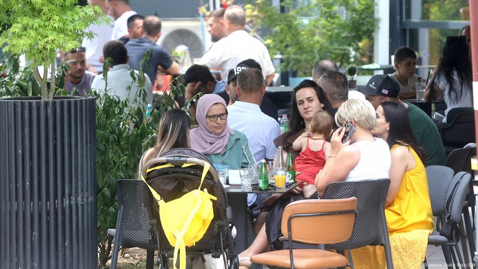 Puni kafići u Bujanovcu