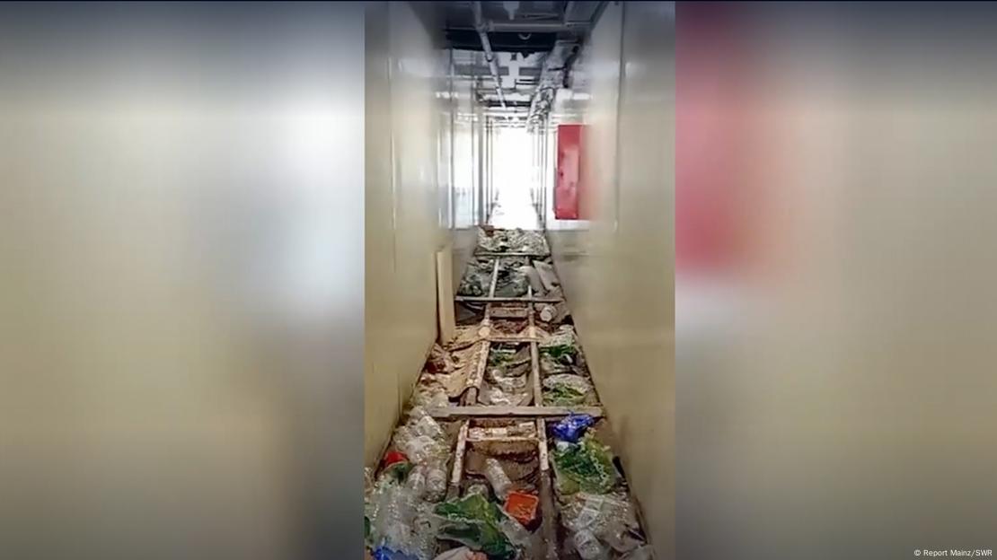 Τμήματα του εσωτερικού της Δομής στη Σάμο έχουν μετατραπεί σε σκουπιδότοπο - Φωτογραφίες από πρόσφυγες που εστάλησαν στο SWR