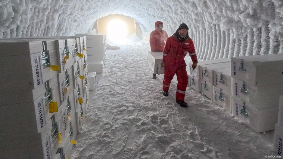 Scientists search for climate clues in ancient ice  DW  08/04/2025