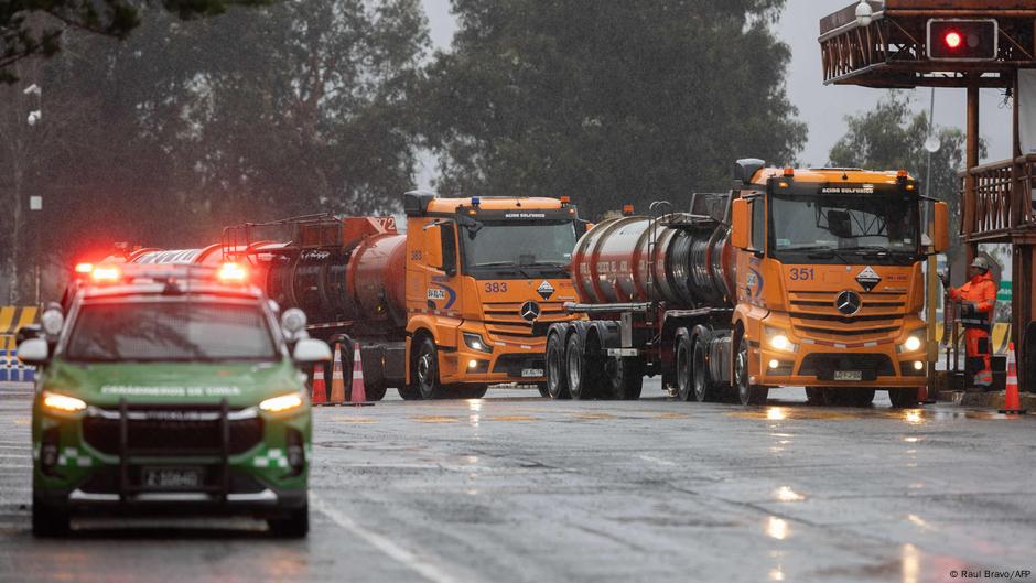 Chile: Race against time to rescue El Teniente miners