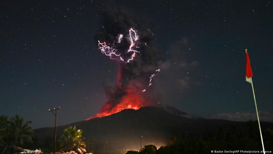 Indonesia reactiva alerta máxima por erupción volcánica – DW – 02/08/2025