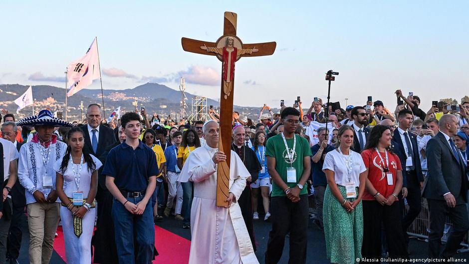 Papa León XIV clausura el Jubileo ante un millón de jóvenes – DW – 03/08/2025