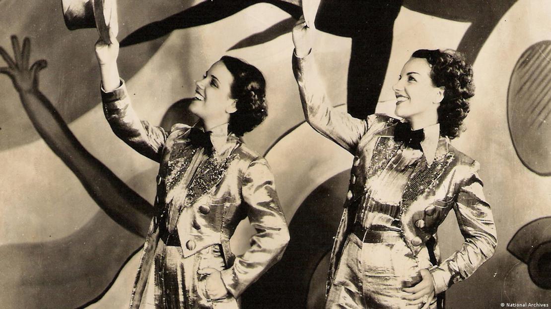 Carmen e Aurora Miranda no filme "Alô, Alô, Carnaval"