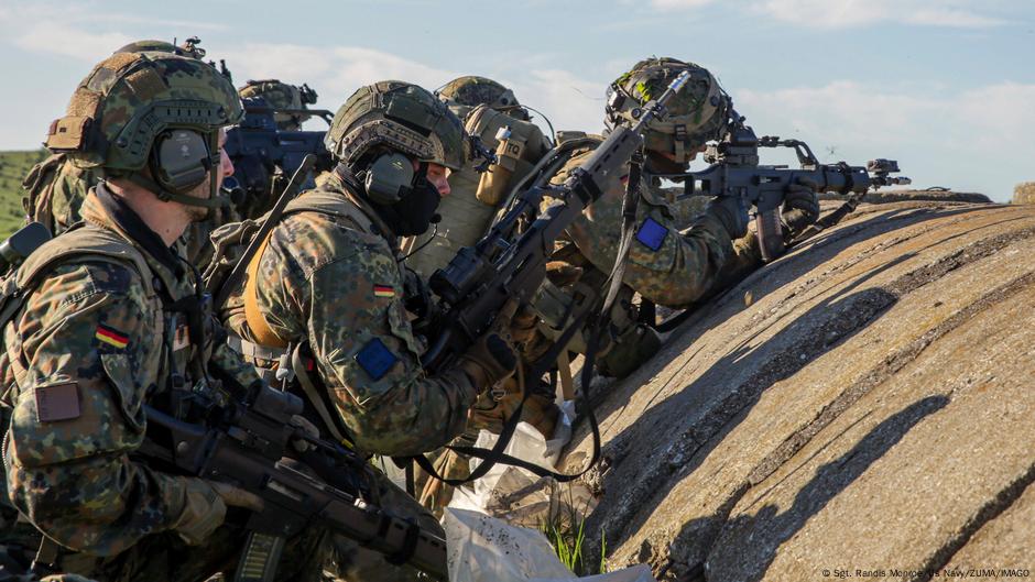 Bundeswehri gjerman pushon nga puna 97 ushtarë për shkak të ekstremizmit të djathtë